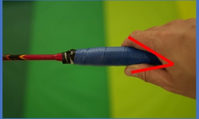 Các cách cầm vợt cầu lông đúng kỹ thuật mà bạn cần phải biết