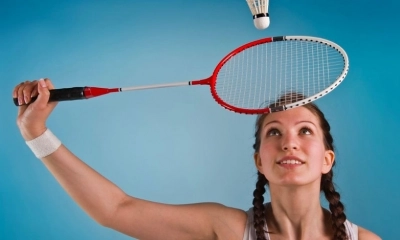 TOP 7 VỢT CẦU LÔNG CHO NỮ TAY YẾU CHÍNH HÃNG VS ĐÁNG MUA 2026