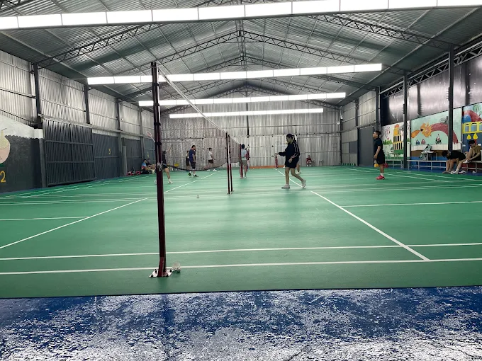 Sân cầu lông Phạm Hữu Lầu