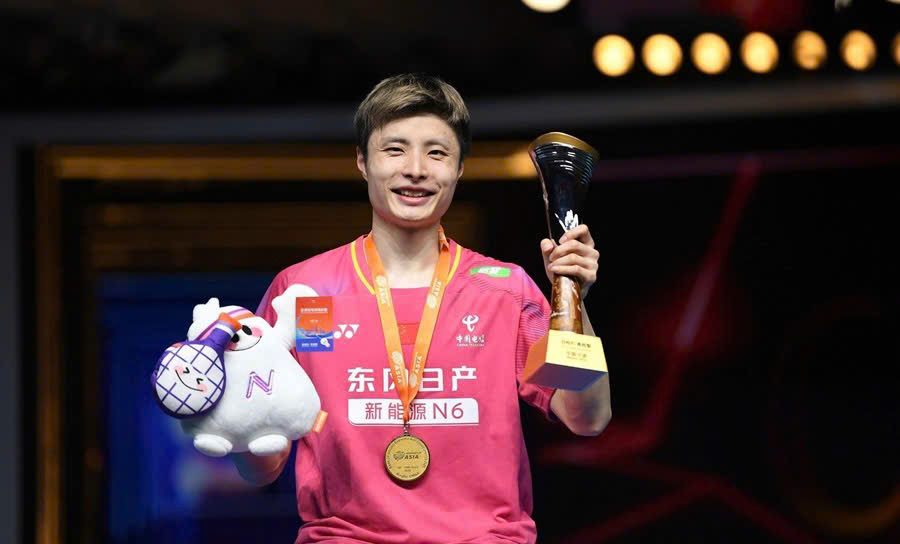 Shi Yuqi lên ngôi vô địch đơn nam giải cầu lông vô địch châu á