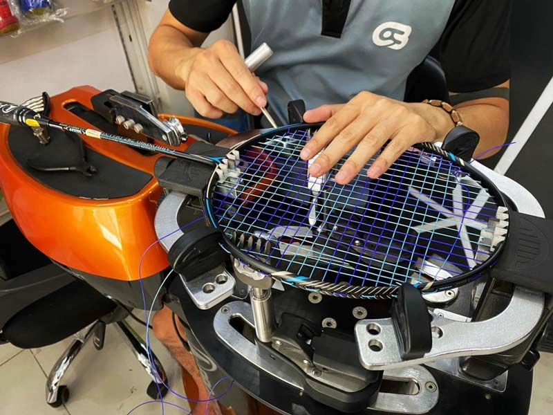 Căng vợt cầu lông