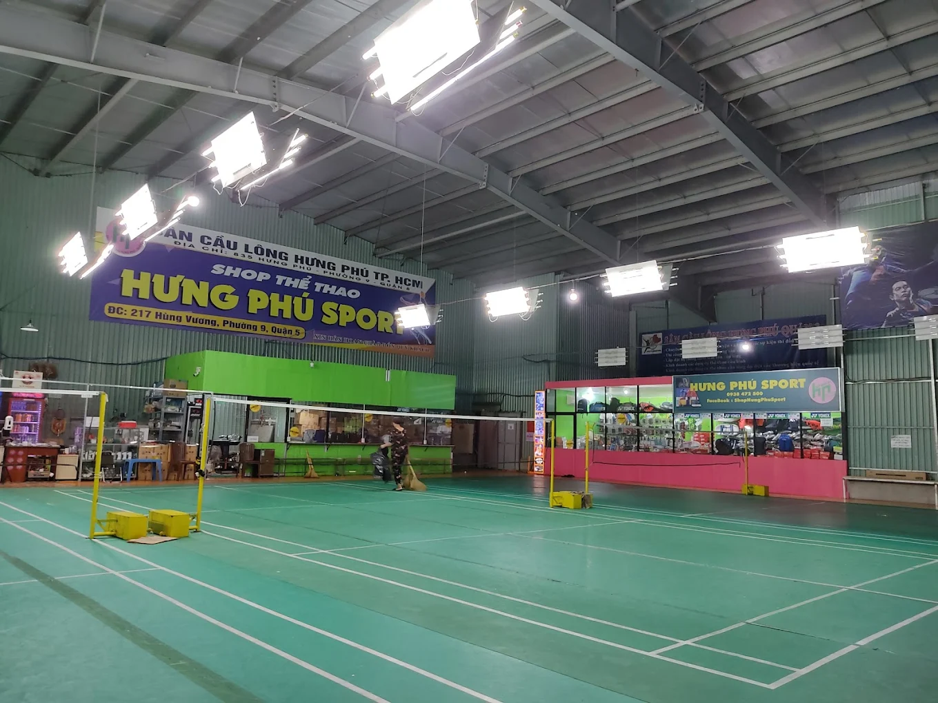 sân cầu lông Hưng Phú