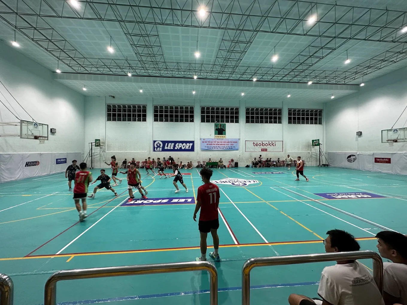 Sân cầu lông Trung tâm Thể dục Thể thao quận Phú Nhuận