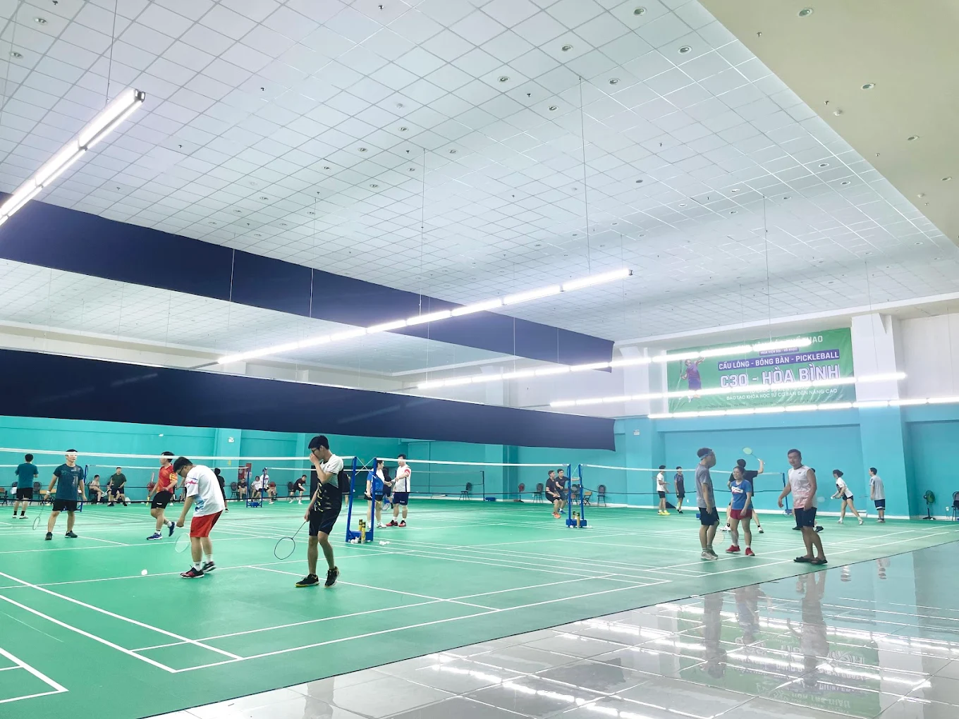 Sân cầu lông C30 – Hòa Bình
