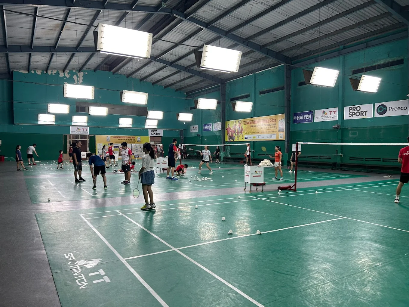  Sân cầu lông Học Viện TT Badminton