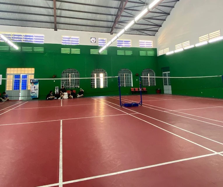 Sân cầu lông trường Marie Curie