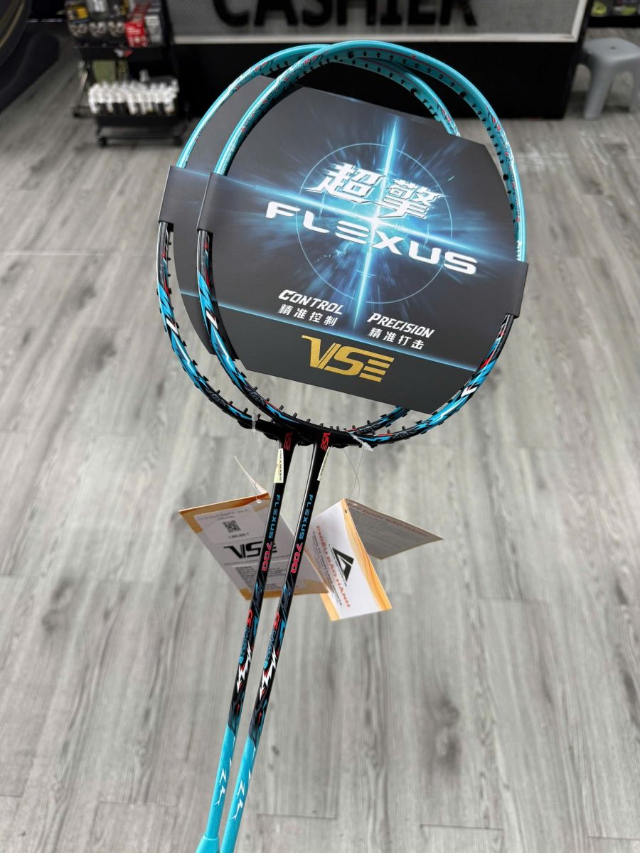Vợt cầu lông VS Flexus 700 - Mẫu vợt công thủ toàn diện